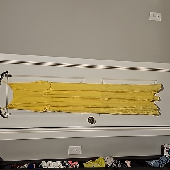 Row A Beautiful Soft Yellow Lightweight Jumpsuit/ Pantsuit/ NWT* Size Small - Picture 13 of 15